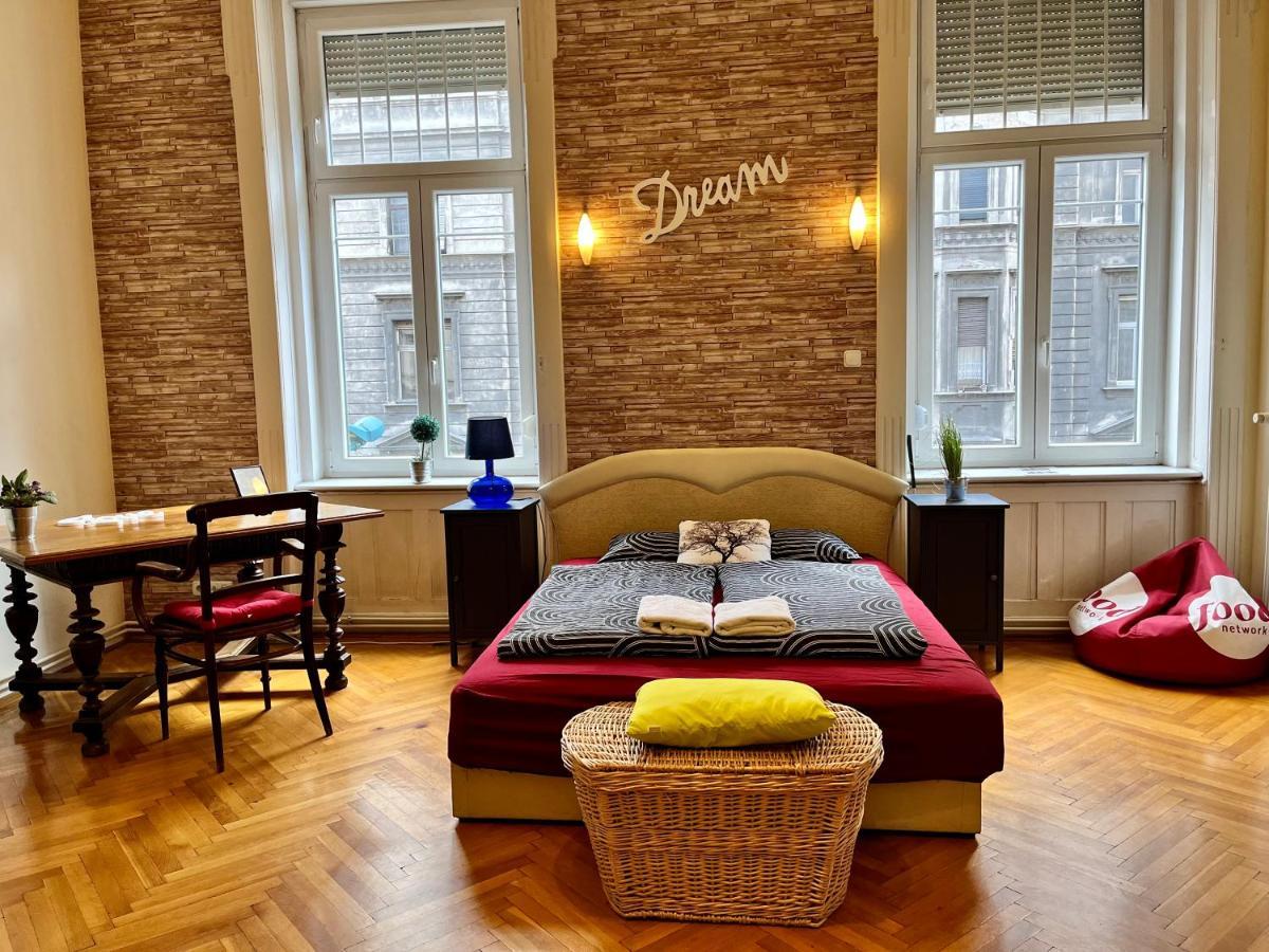 Zen Hostel By Central Market Βουδαπέστη Εξωτερικό φωτογραφία